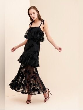 Monique Lhuillier Black Floral Lace Tiered Maxi Dress with Tie Straps